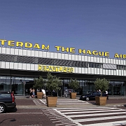 002 We vlogen via Rotterdam
